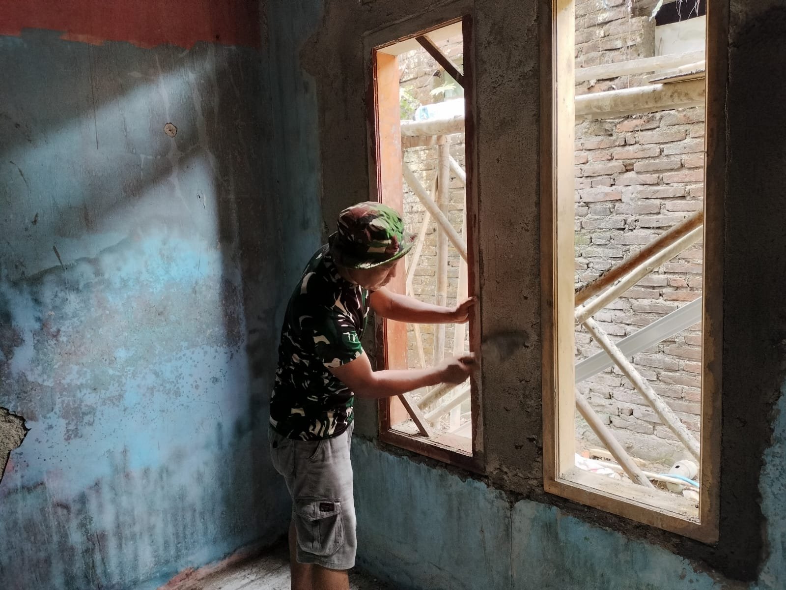 Satgas TMMD ke-130 kembangkan hunian layak bagi masyarakat Desa Sumur Bandung
